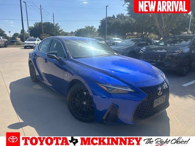 2022 LEXUS IS