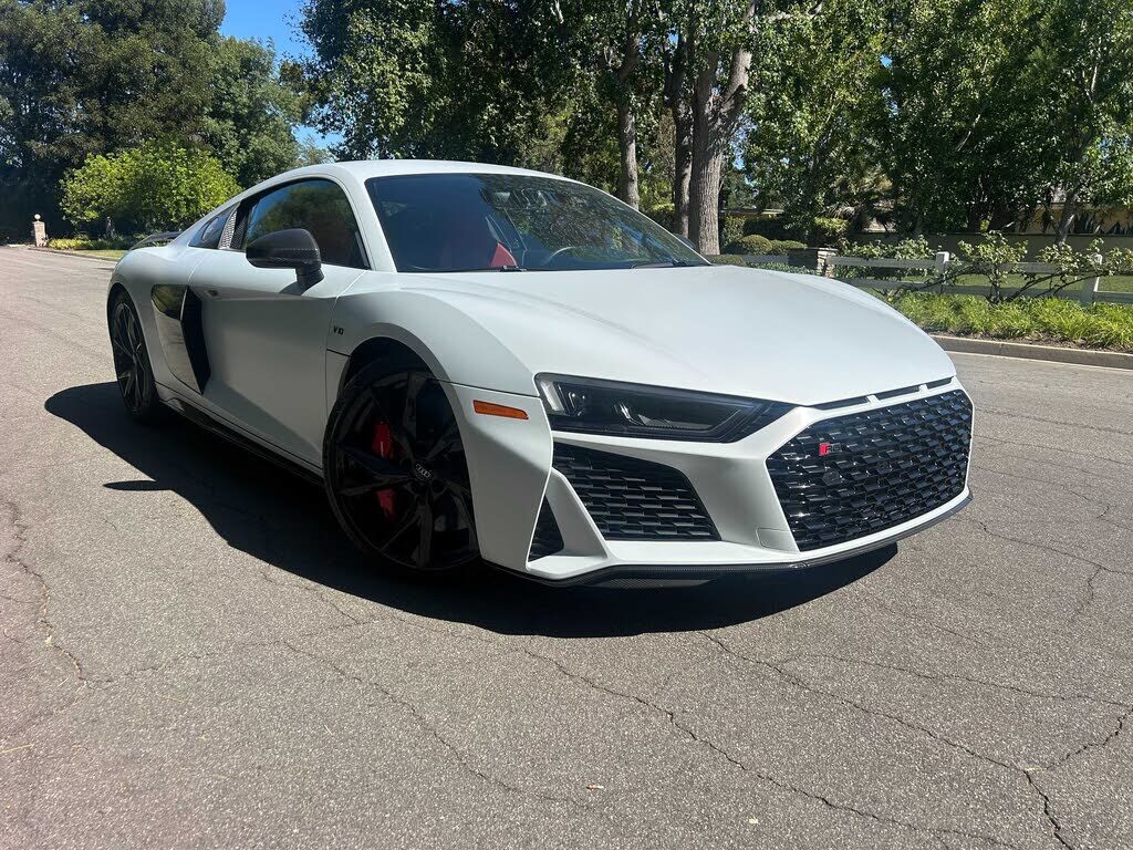 2022 AUDI R8