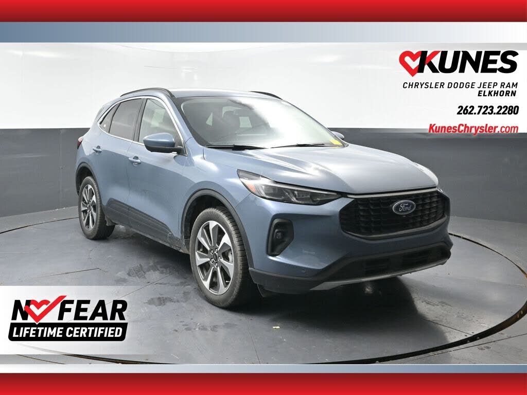 2024 FORD Escape