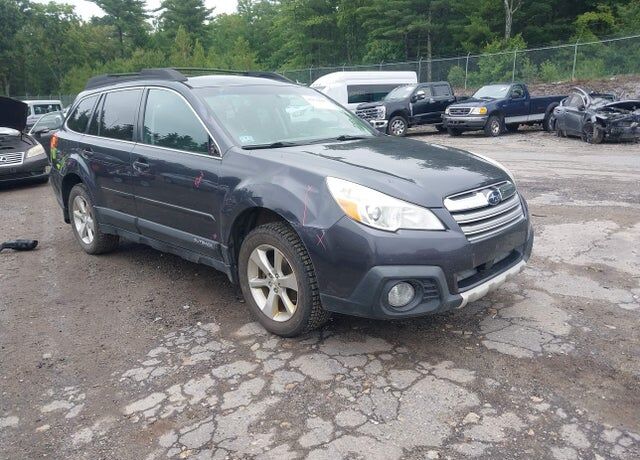 2013 SUBARU Outback