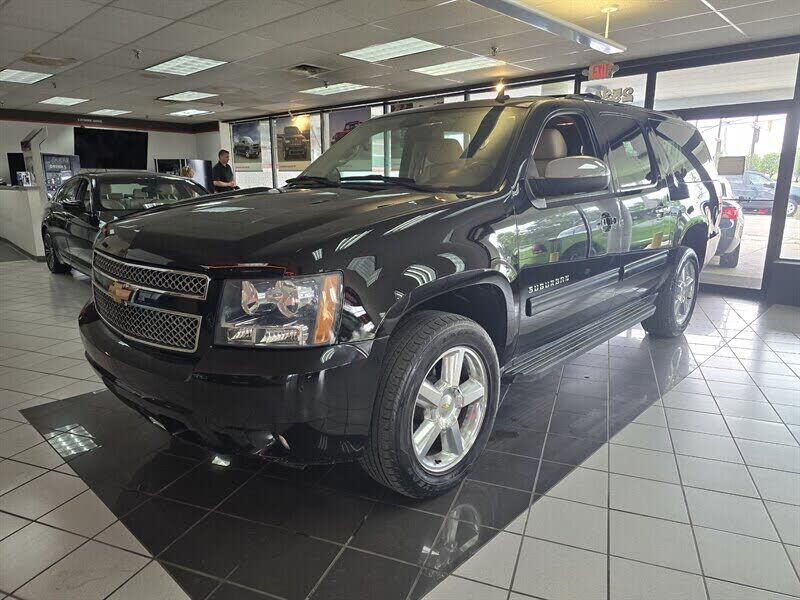 2014 CHEVROLET Suburban