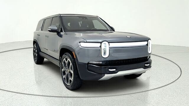 2025 RIVIAN R1S