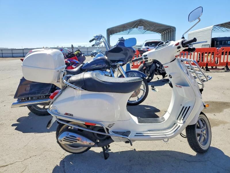 2009 PIAGGIO AND VESPA LX/LXV