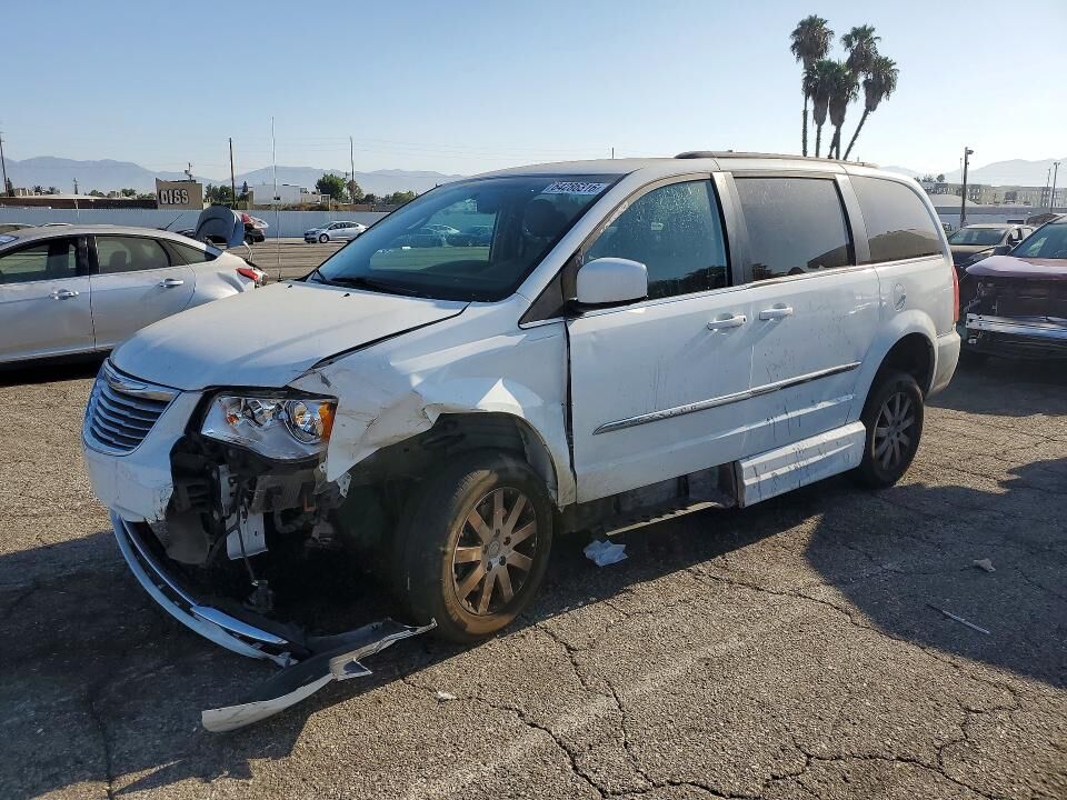 2015 CHRYSLER Town and Country