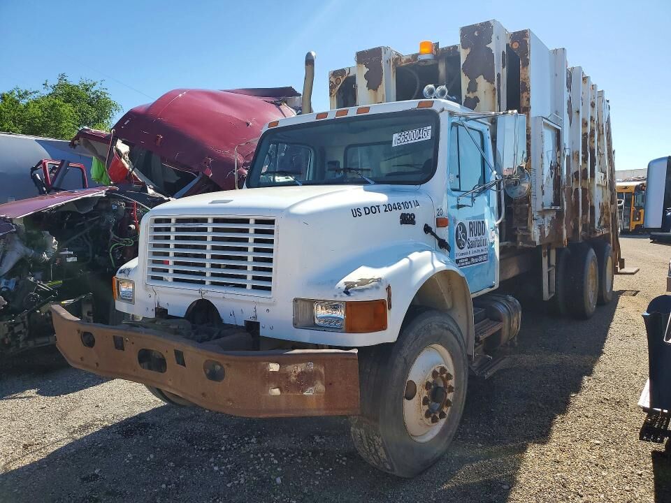 2001 INTERNATIONAL 4900