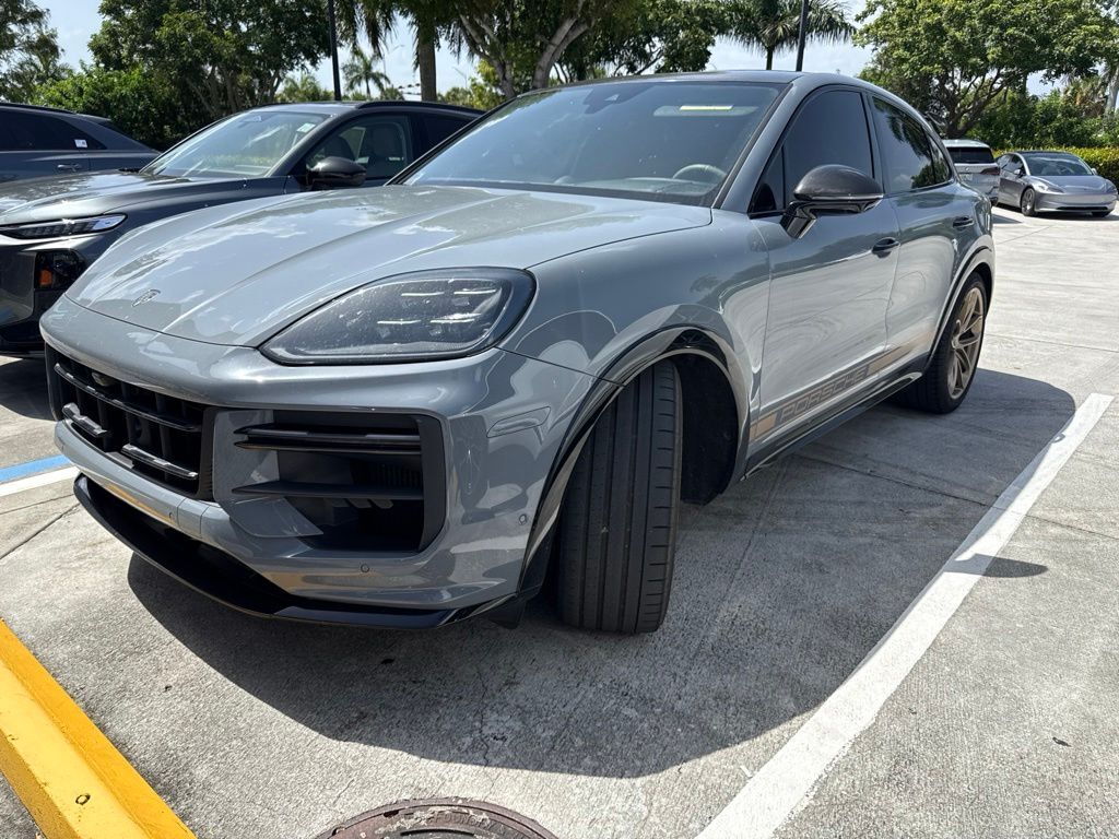 2024 PORSCHE Cayenne