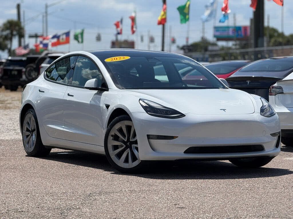 2022 TESLA Model 3