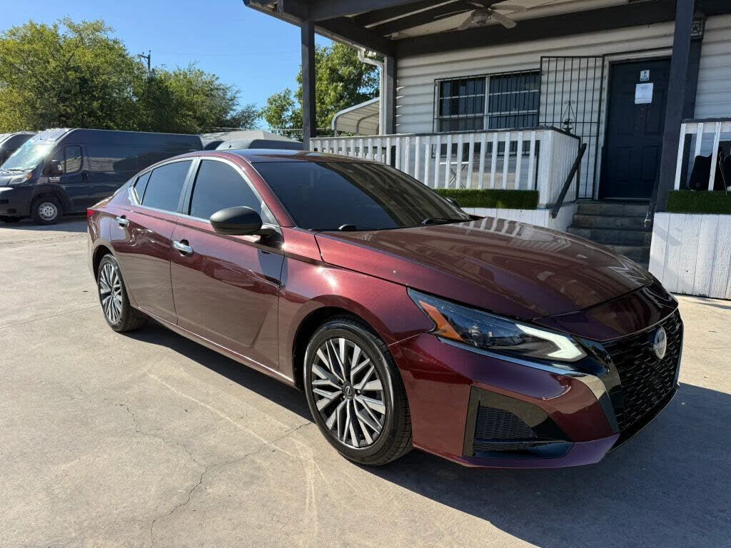 2024 NISSAN Altima