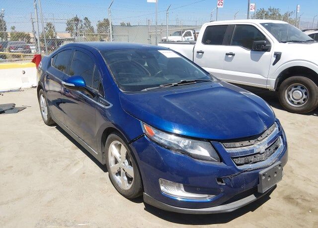 2013 CHEVROLET Volt