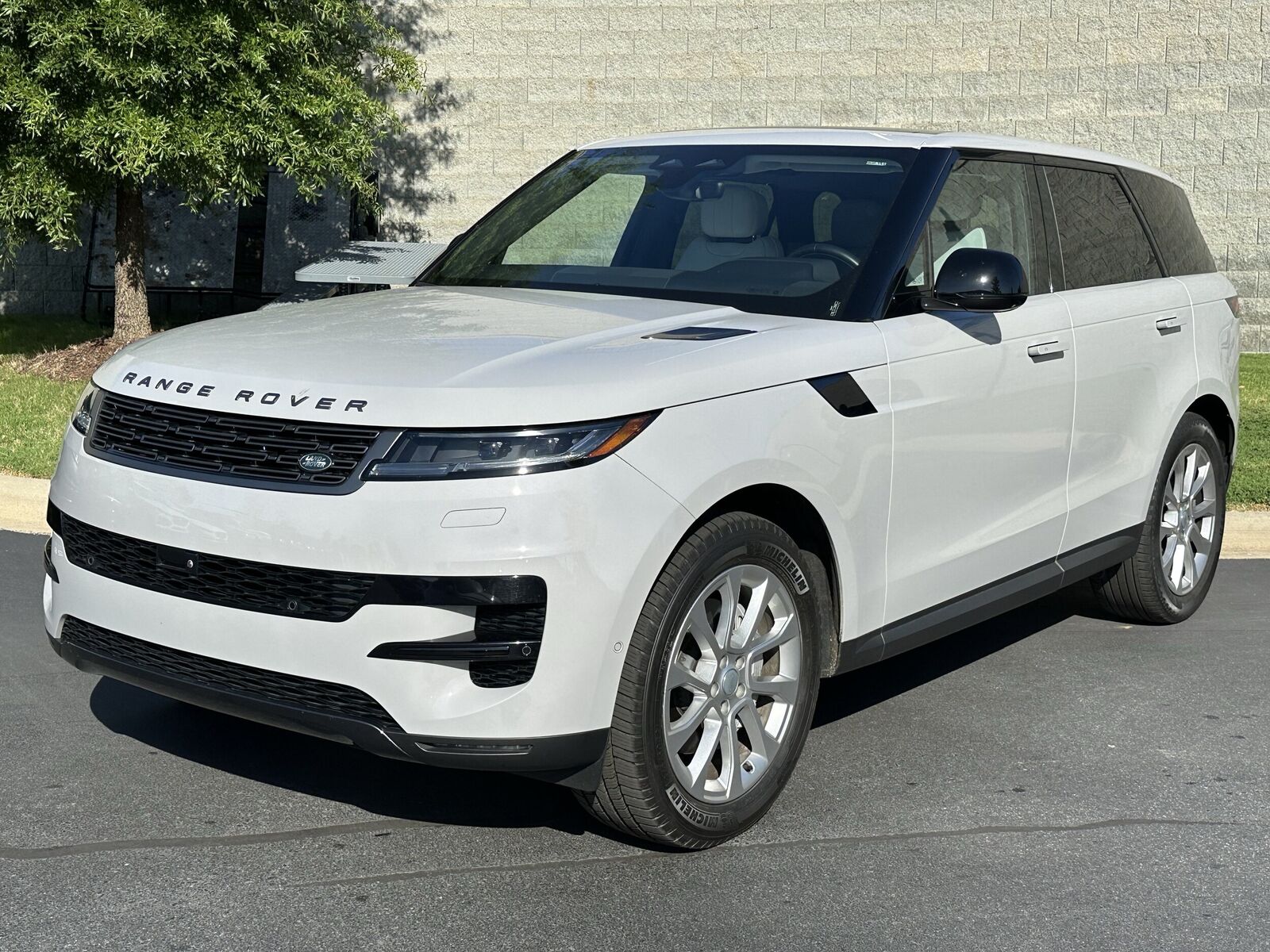 2024 LAND ROVER Range Rover Sport
