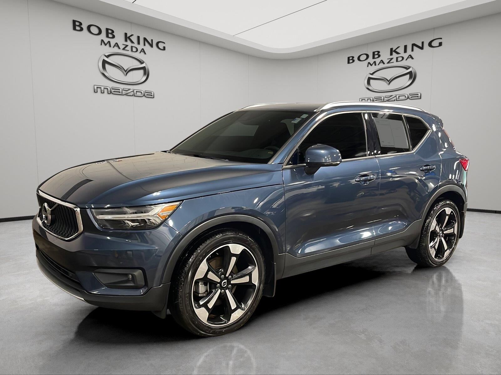 2021 VOLVO XC40