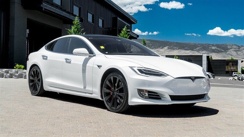 2020 TESLA Model S