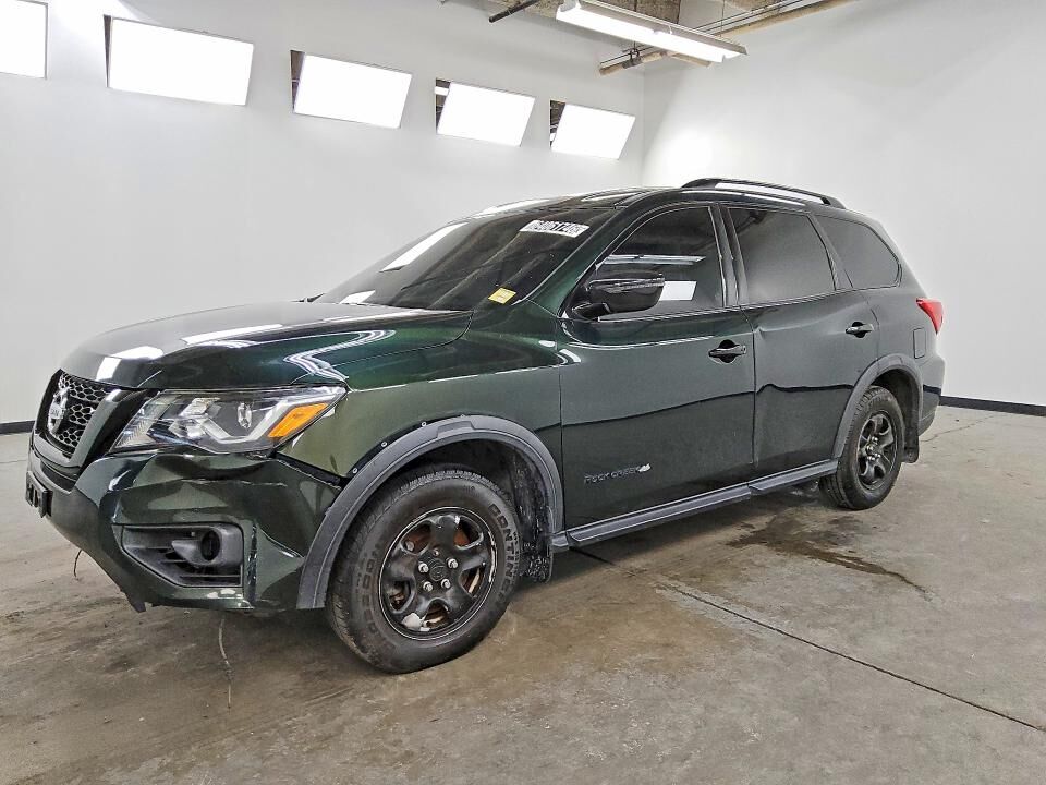 2020 NISSAN Pathfinder