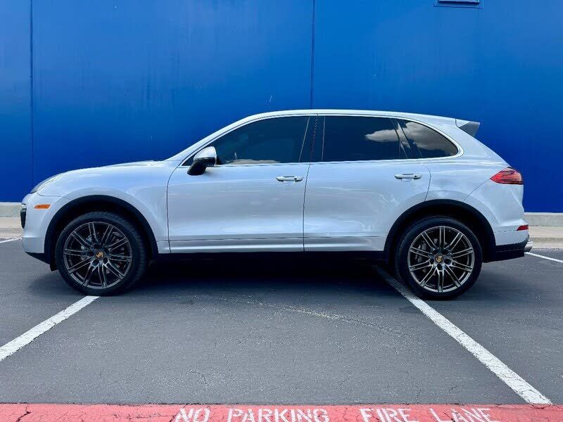 2016 PORSCHE Cayenne
