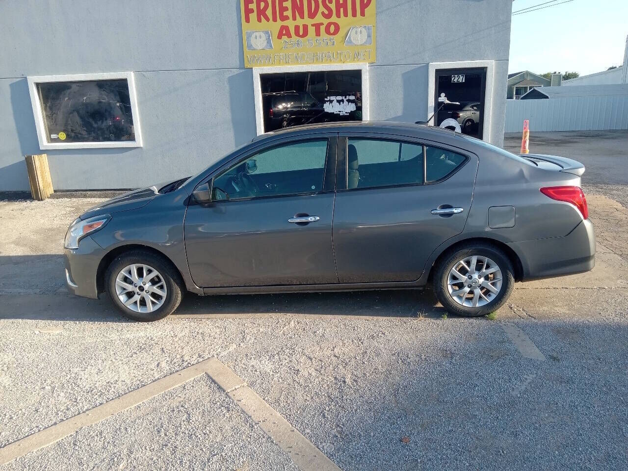 2019 NISSAN Versa