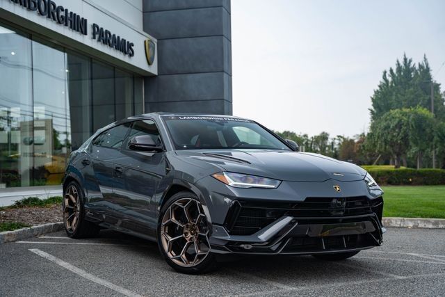 2024 LAMBORGHINI URUS