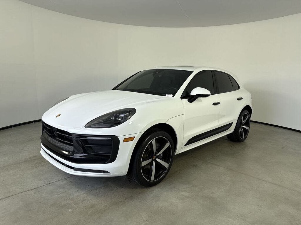 2024 PORSCHE Macan