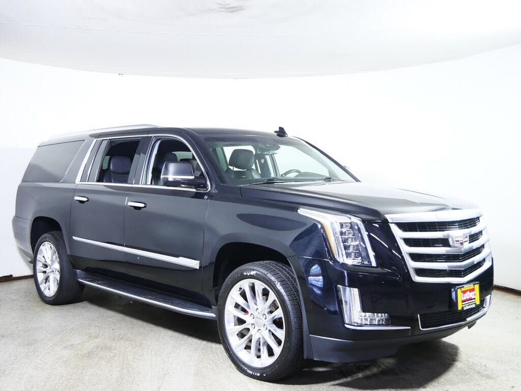 2017 CADILLAC Escalade ESV