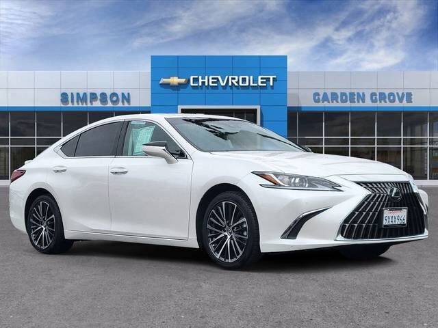 2024 LEXUS ES