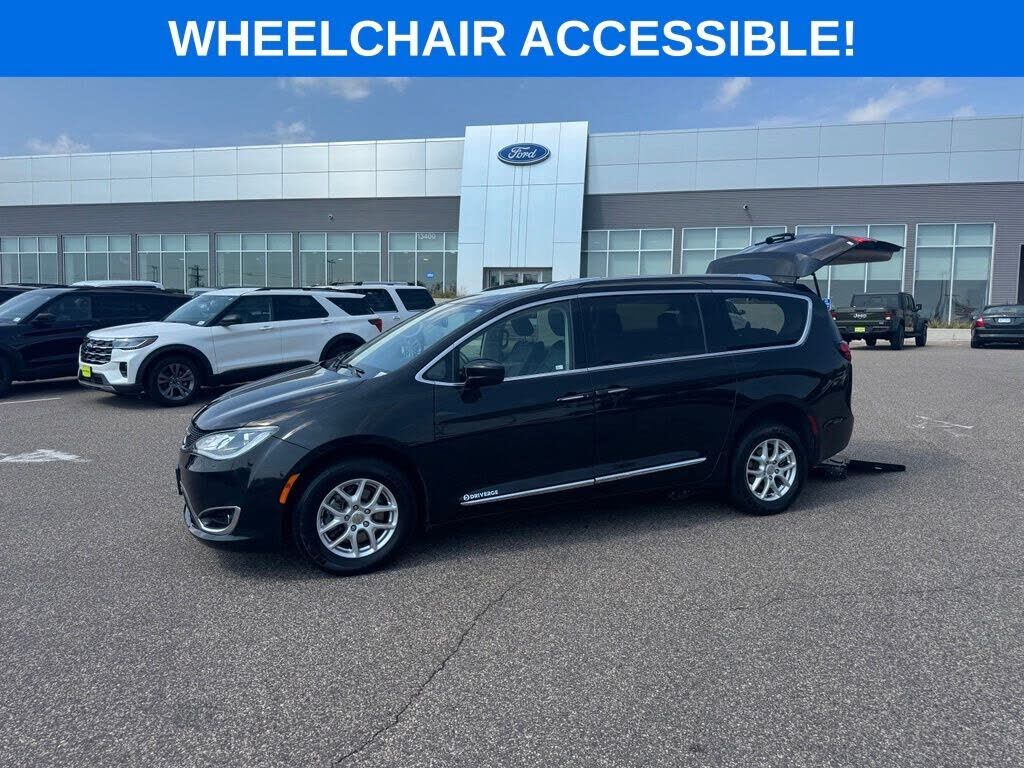2020 CHRYSLER Pacifica