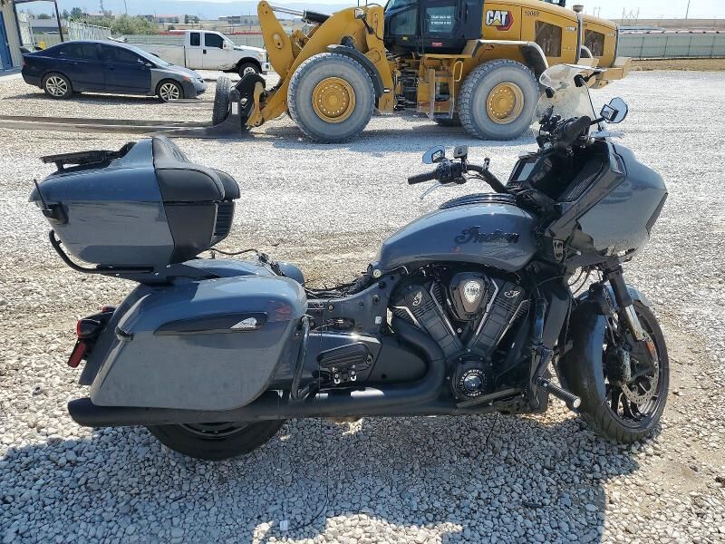 2024 INDIAN MOTORCYCLE Indian Pursuit Dark Horse