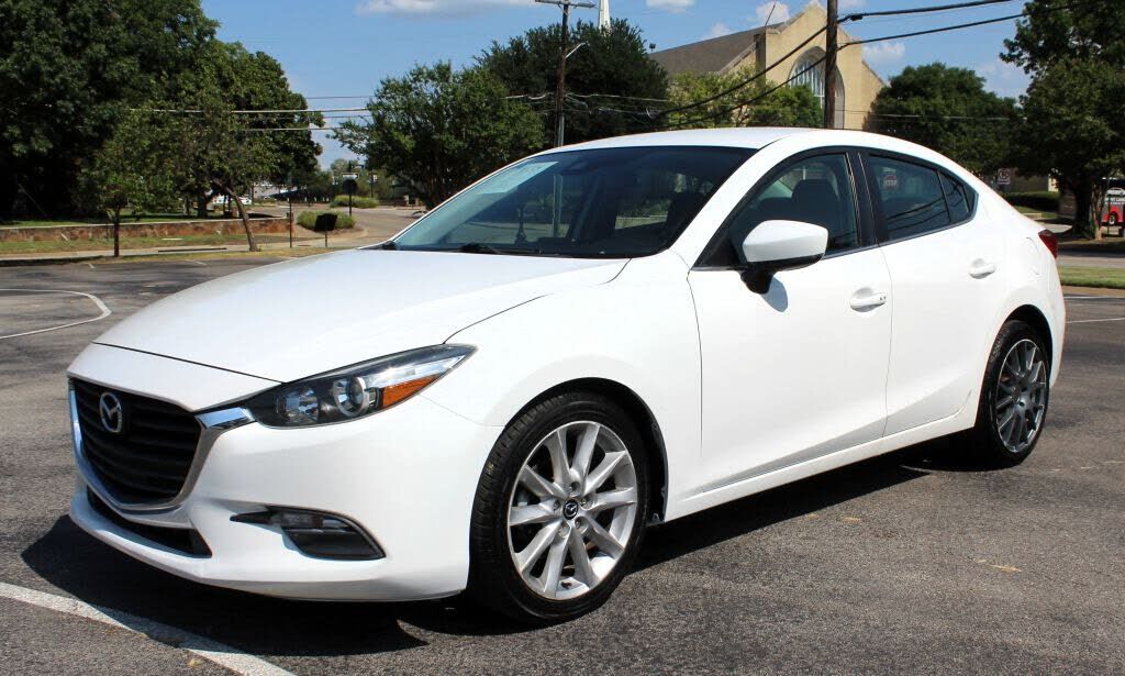 2017 MAZDA Mazda3