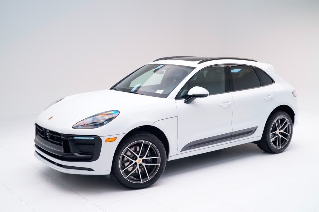 2026 PORSCHE Macan