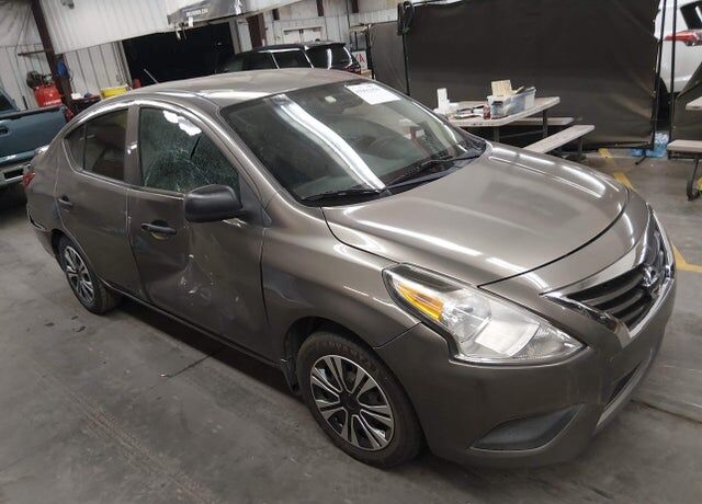 2015 NISSAN Versa