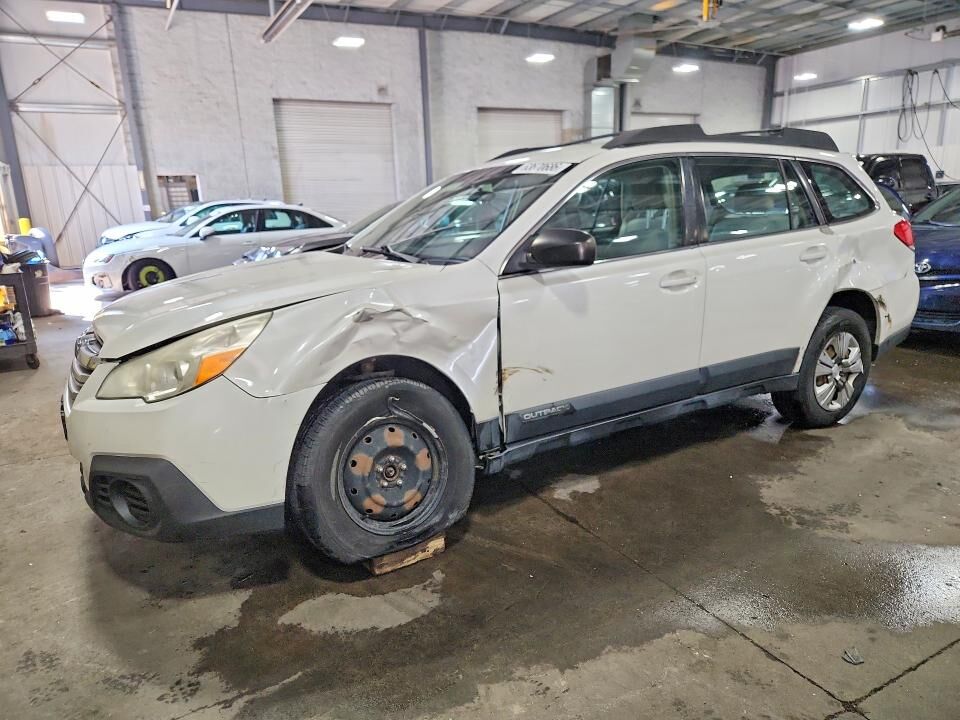 2014 SUBARU Outback