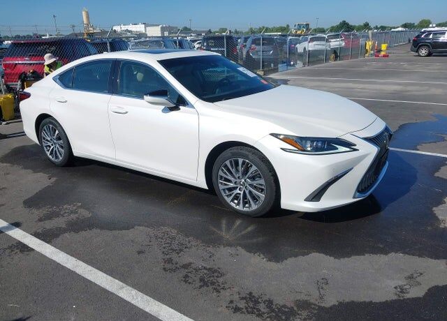 2021 LEXUS ES