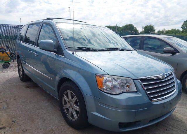 2010 CHRYSLER Town and Country