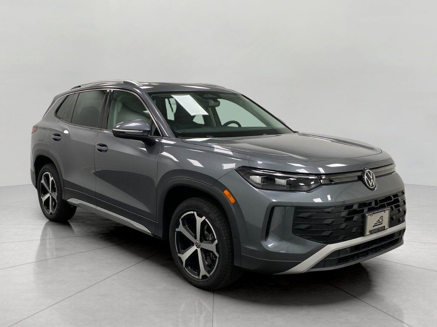 2026 VOLKSWAGEN Tiguan