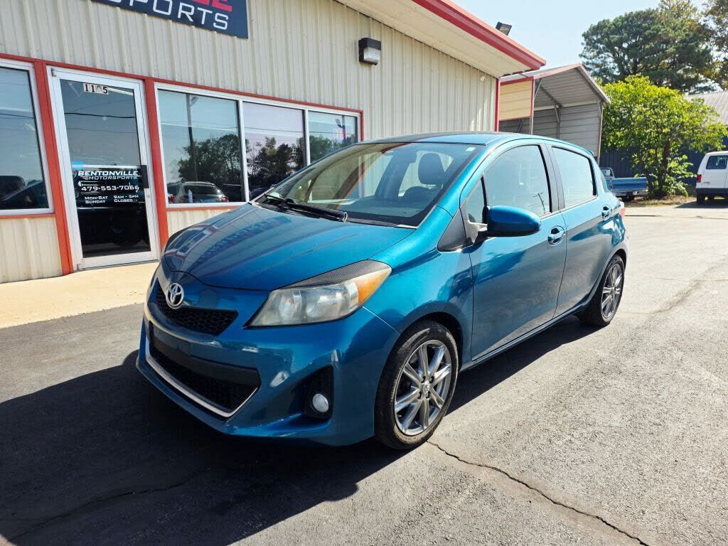 2012 TOYOTA Yaris