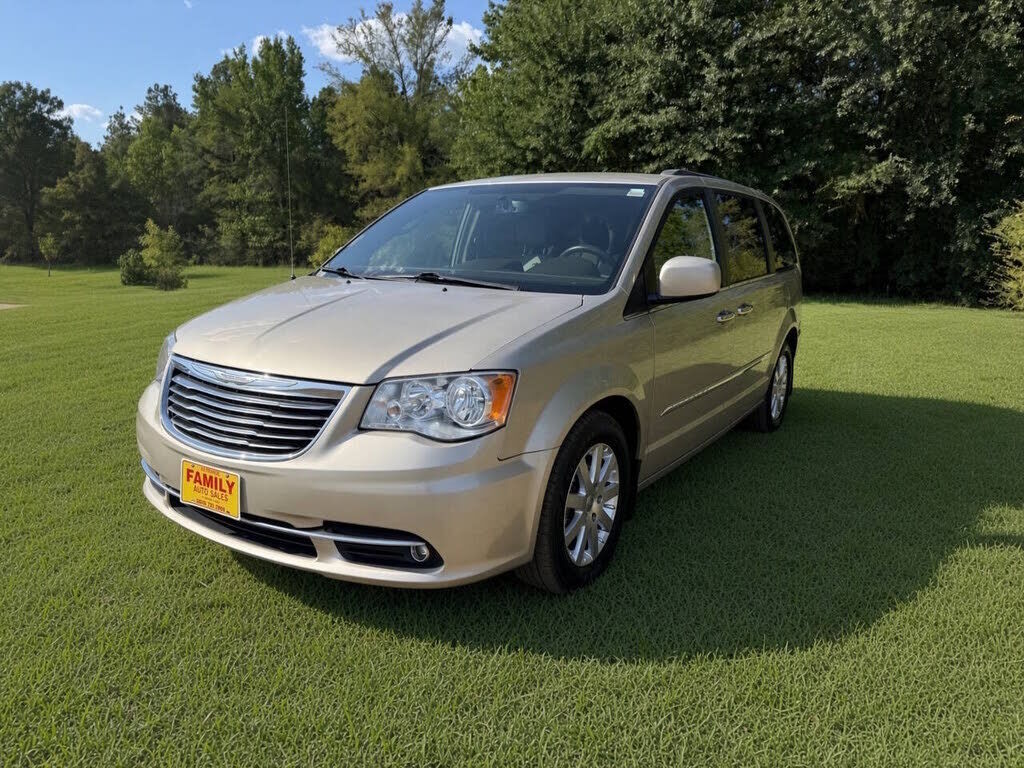2016 CHRYSLER Town and Country