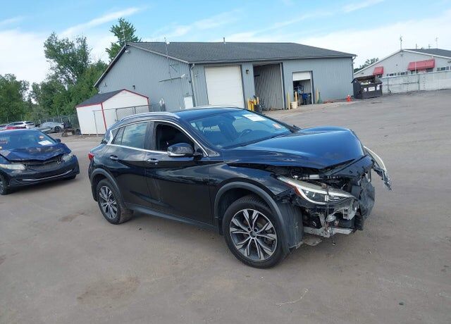2017 INFINITI QX30