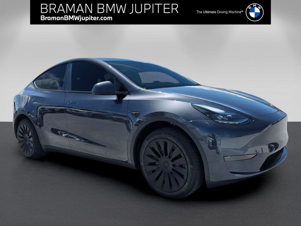 2025 TESLA Model Y