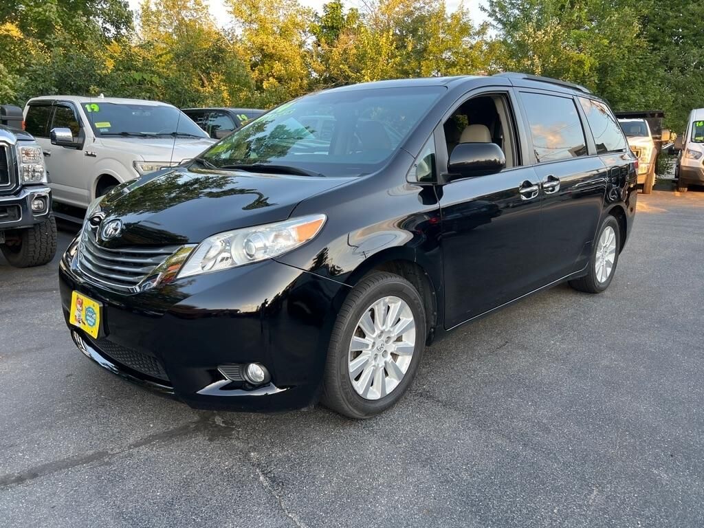 2014 TOYOTA Sienna