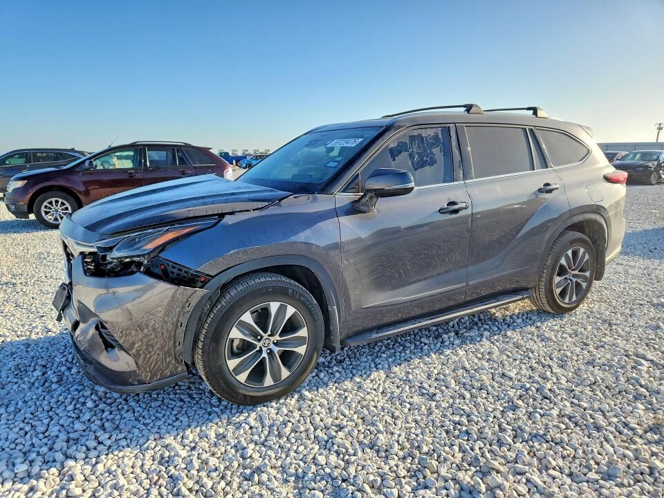 2021 TOYOTA Highlander