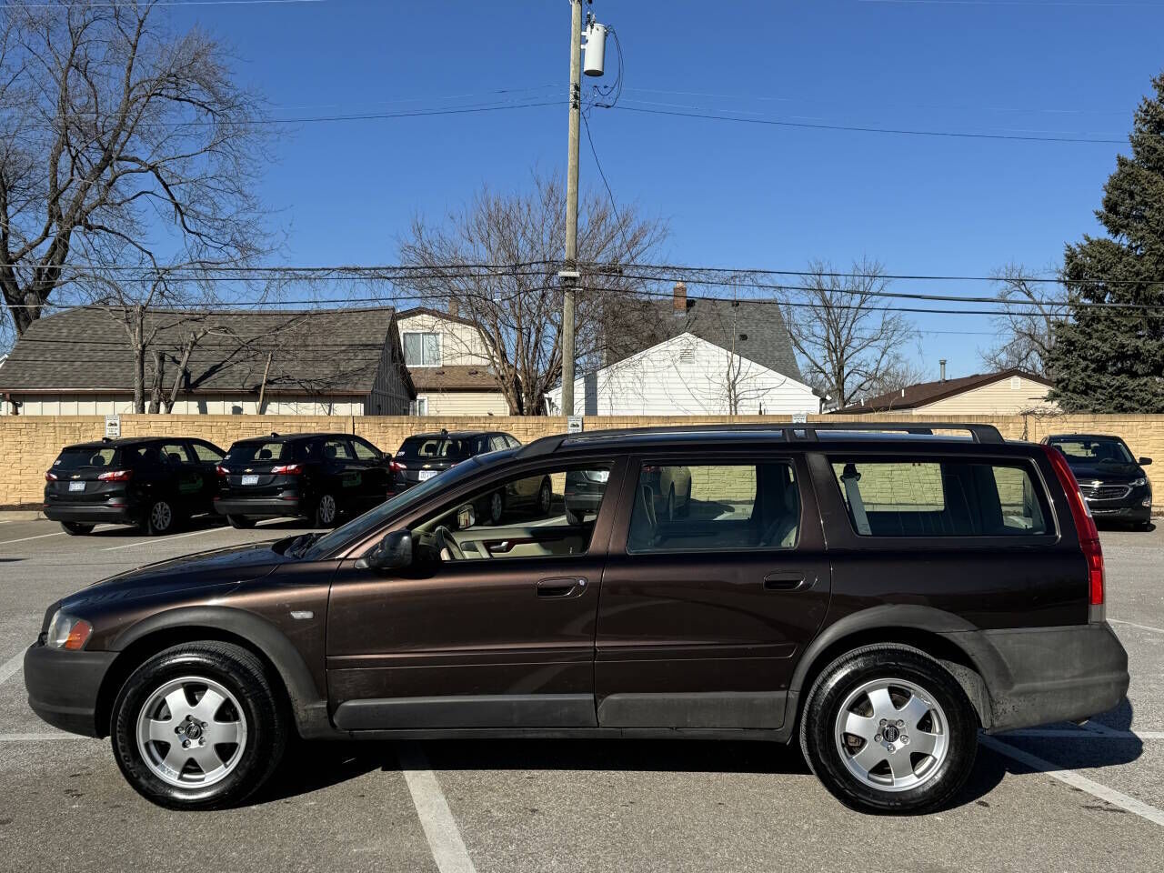 2001 VOLVO V70