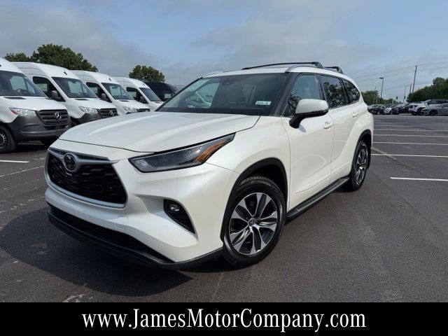 2021 TOYOTA Highlander
