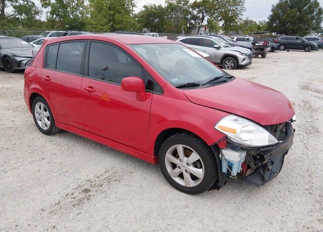 2011 NISSAN Versa
