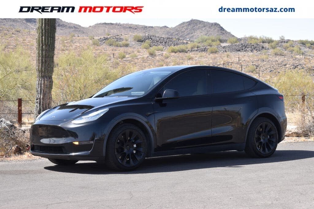 2024 TESLA Model Y