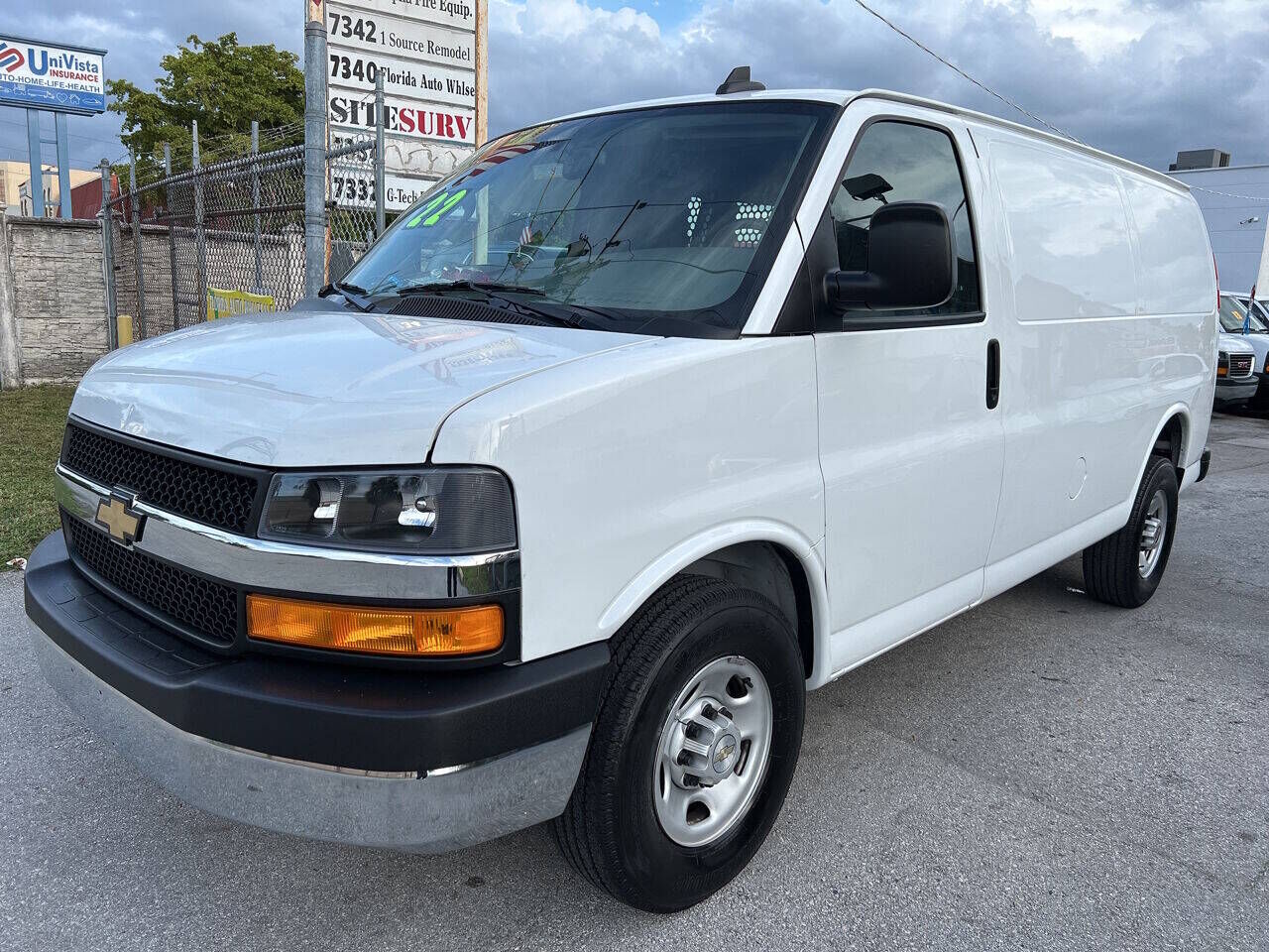 2022 CHEVROLET Express