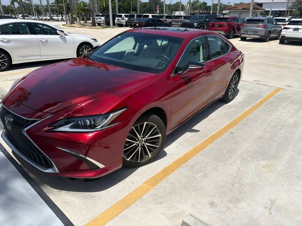 2024 LEXUS ES