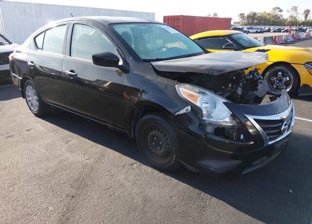2017 NISSAN Versa