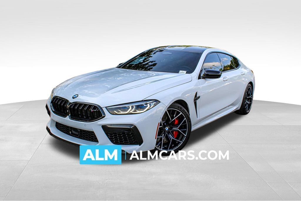2022 BMW M8