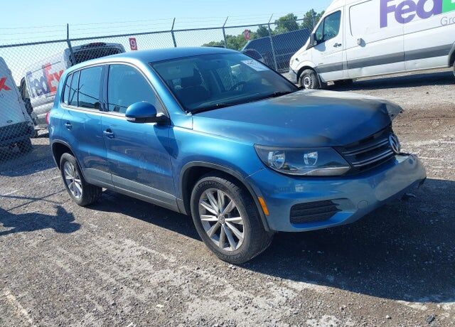 2017 VOLKSWAGEN Tiguan