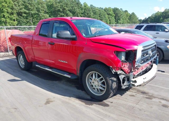 2011 TOYOTA Tundra