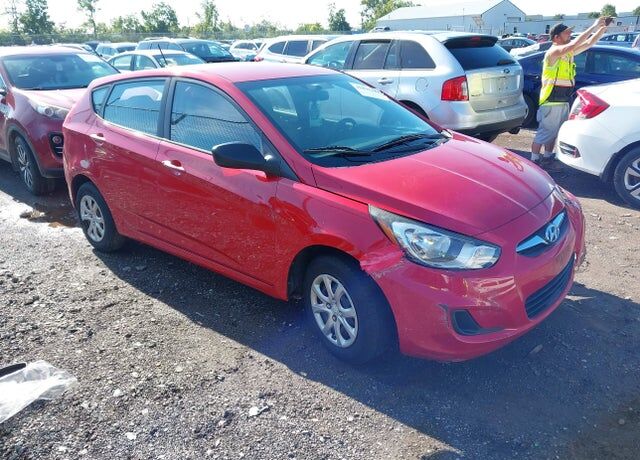 2012 HYUNDAI Accent