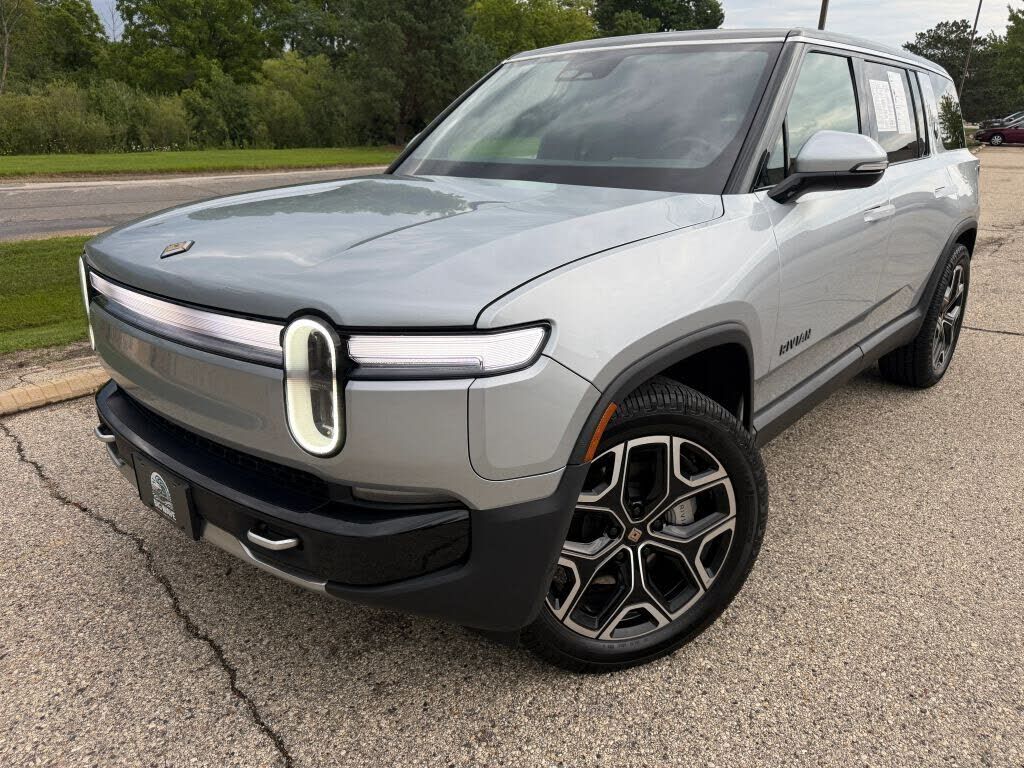 2025 RIVIAN R1S